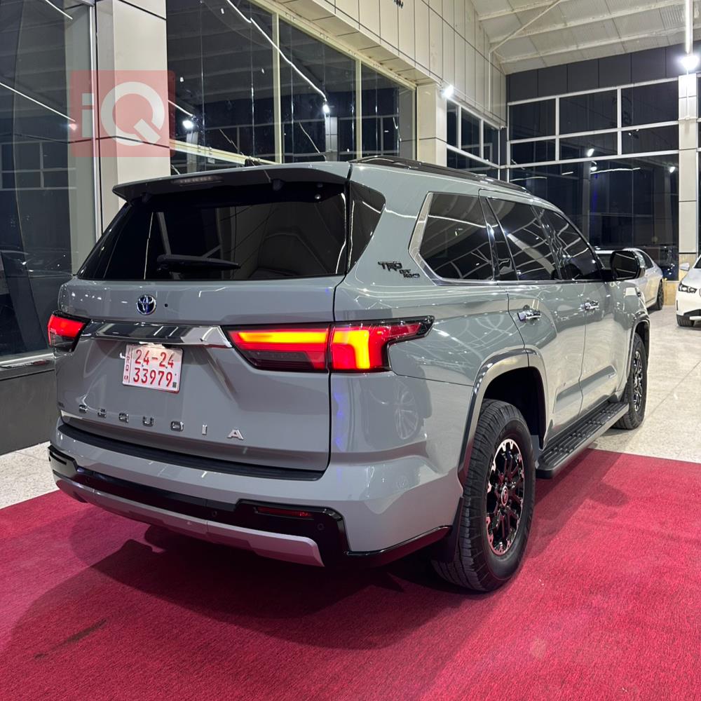 Toyota Sequoia